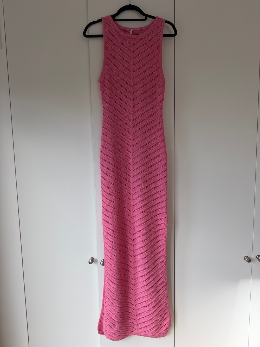 Sleeveless Pink Knit Maxi Dress with Chevron Texture